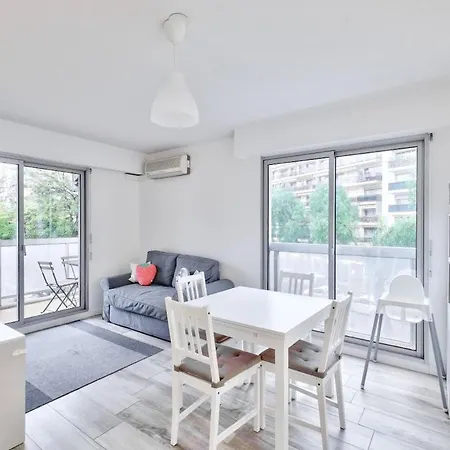 Flat With Balcony 15min From Promenade Des *