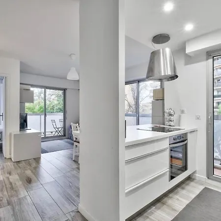 아파트 Flat With Balcony 15min From Promenade Des 니스